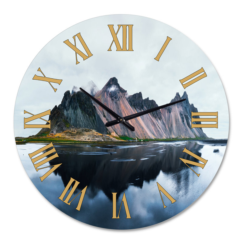 MountaIn Cliff Reflection on Lake - Horloge murale traditionnelle, Grand