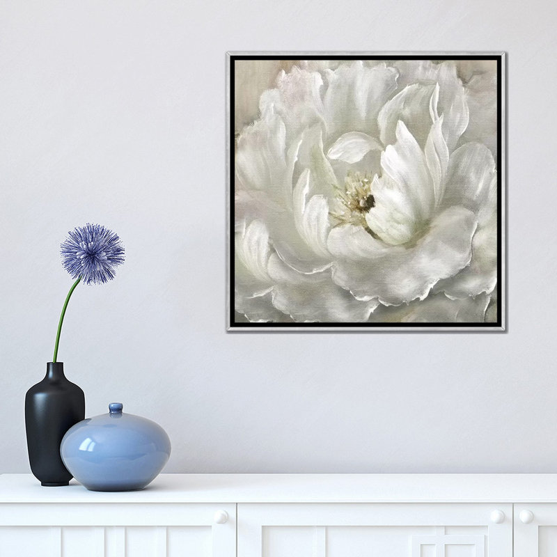 "Perfect Peony" par Nan, reproduction d’art, H 18 po x l 18 po x 1,5 po, Toile avec cadre argenté, Pas de tapis