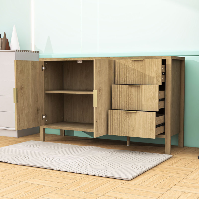 Buffet moderne avec portes à motif ondulé, tiroirs de rangement, crochets et tablette réglable, Naturel