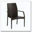 Chaise d'extérieur en osier de style neutre à décor polyvalent