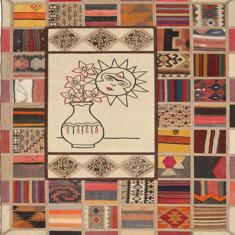 Tapis contemporain rouge / beige / vert Altesa, Carré 7 pi