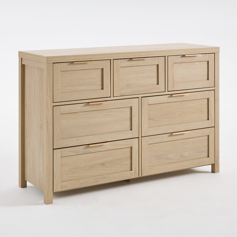 Allenside 7 - Drawer Dresser, Light Oak