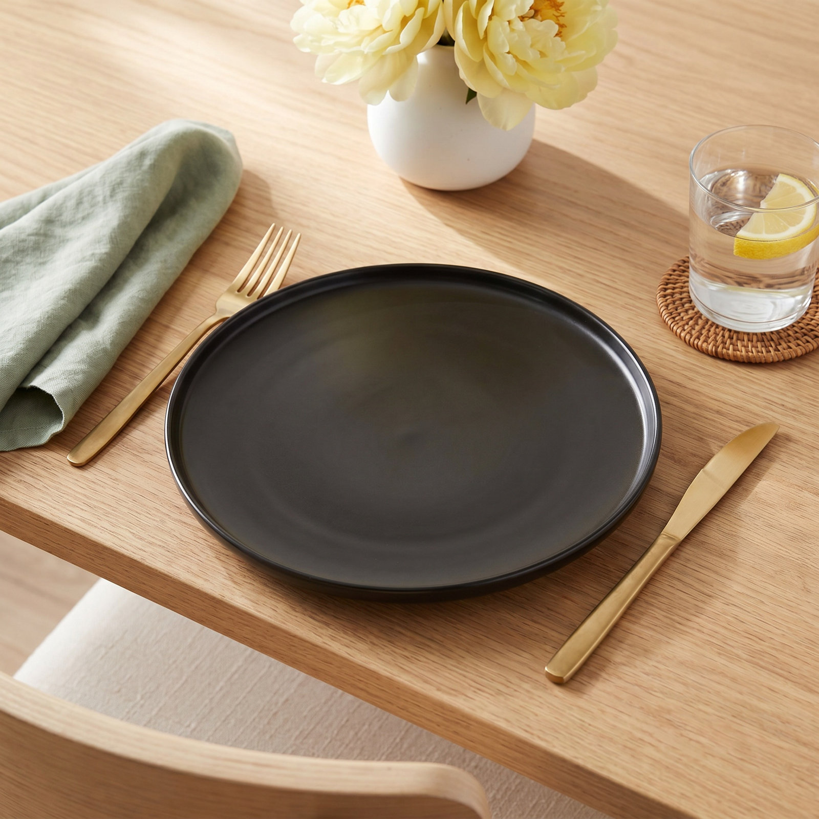 11" Dinner Plate, Black