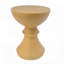 Table d'appoint sculpturale en forme de sablier avec design texturé et béton léger, parfaite pour un décor moderne et rustique.-843558747