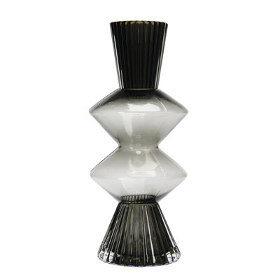 Vase cannelé en verre fumé avec triangles courbés