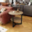 Table de bout ronde avec rangement, table d'appoint Farmhouse Circle pour le salon, table de chevet à 2 niveaux en bois massif, plateau de table en bois naturel et structure en métal noir, P 25,2 po x H 24 po