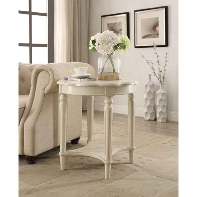 Dakota Traditional 24"Dia Round 1-Shelf End Table with Scalloped Top