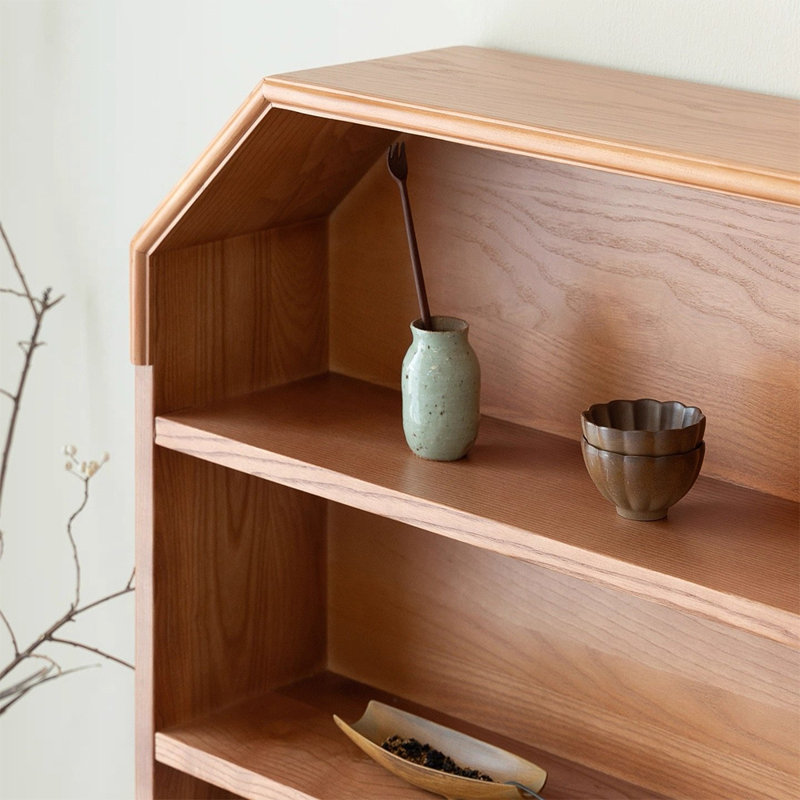 Armoire à thé de style médiéval