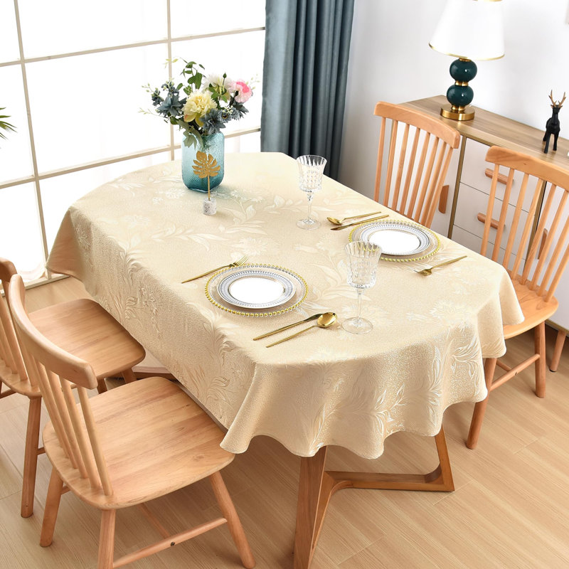 Nappe ovale brillante en jacquard beige 60 x 102 pouces