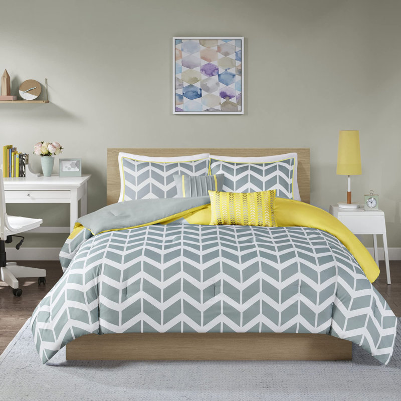 Nadia Comforter Set