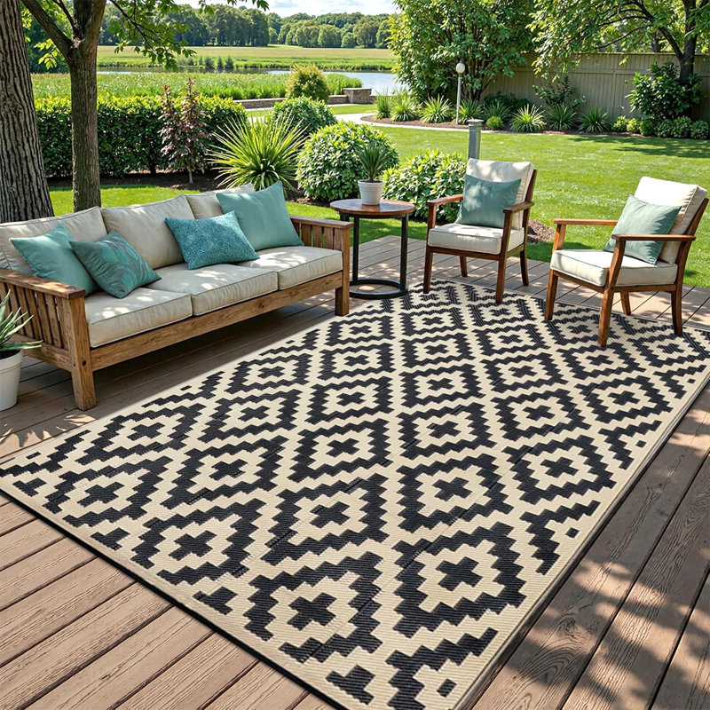 Geometric Black and Beige Outdoor Rugs with Cross Pattern, Rectangle 5' x 8'