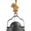 Lampe suspendue noire de style industriel avec détail de corde rustique pour une décoration intérieure d'inspiration rétro