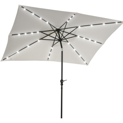 Parasol solaire de terrasse avec éclairage DEL - 2,74 m x 2,13 m, inclinable, idéal pour ombrager différents espaces extérieurs. Éclairage blanc et manivelle. Parfait pour profiter du jardin, de la terrasse, de la cour, de la piscine ou de la plage.