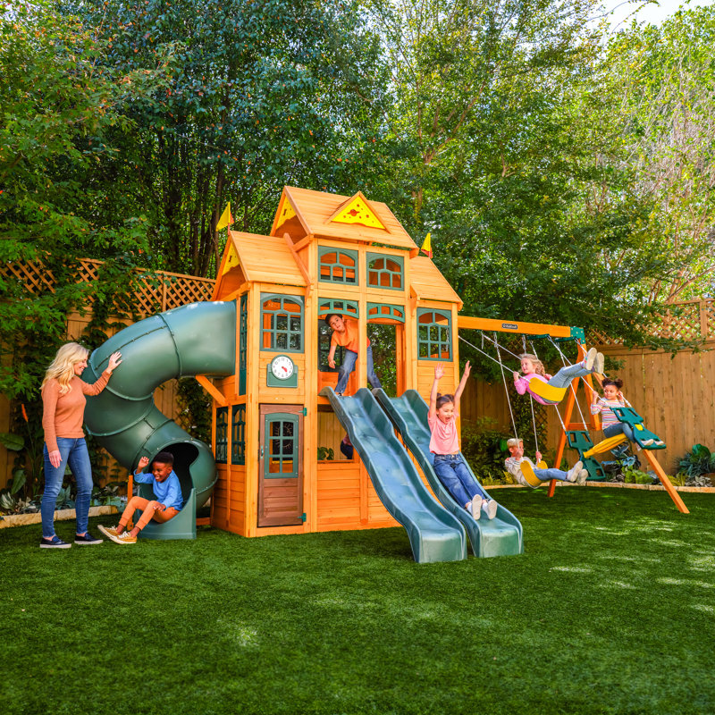 Falcon Ridge Fort, Green Slide, Green
