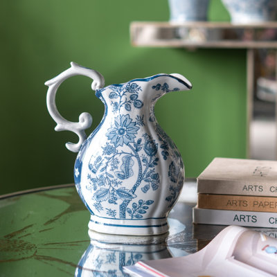 Pichet décoratif en porcelaine 8,9 x 4,9 x 10,2 po avec motifs floraux bleus et blancs