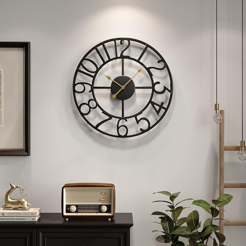 Horloge murale noire pour salon