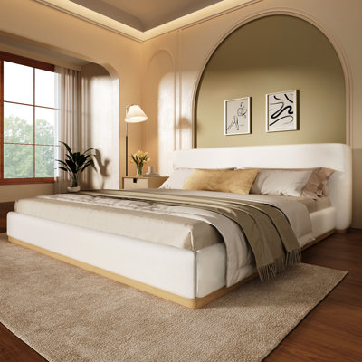 Très grand lit blanc avec revêtement élégant et confortable, velours en bois massif aux bords arrondis, sommeil confortable, répartition uniforme