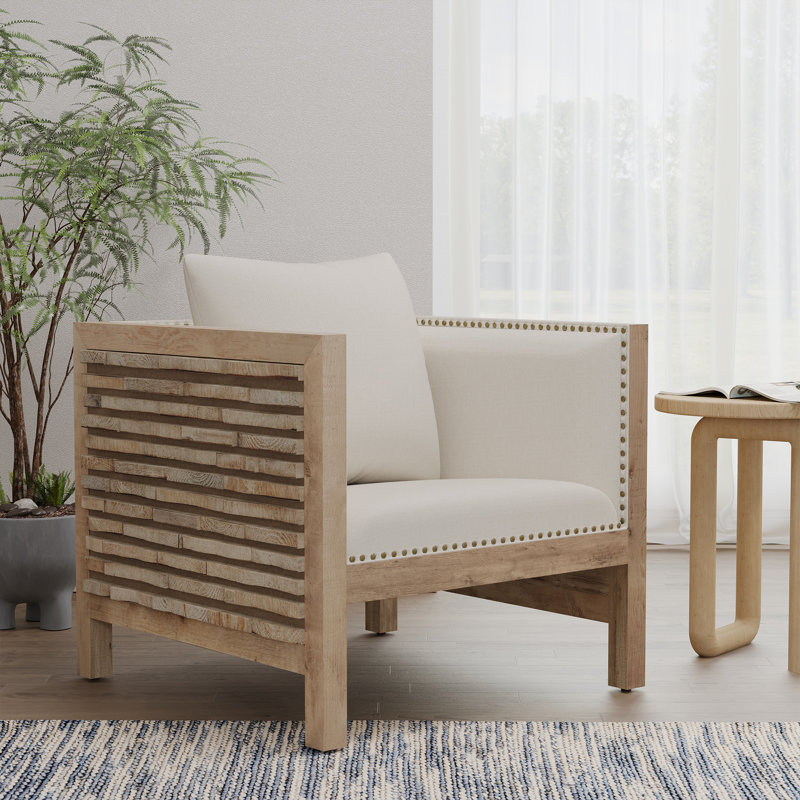 Chaise d'appoint entièrement assemblée avec finition grain de bois vieilli et accoudoirs garnis de têtes de clou