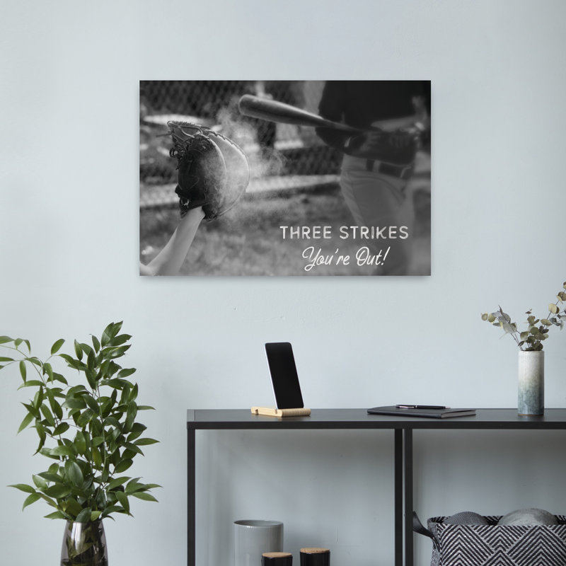 Three Strikes, art contemporain, H 16 po x l 24 po