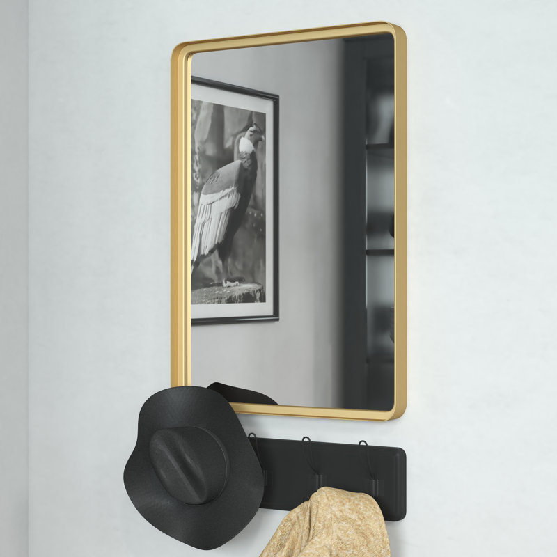 Miroir mural incassable avec cadre en métal Jonis, Or, 36 po x 24 po