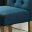 Repas: table rectangulaire avec pieds tournés, 4 chaises bleues et 5 chaises: brun et brun