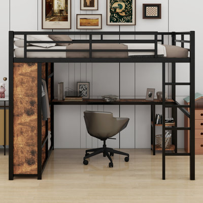 Structure de lit mezzanine avec garde-robe, bureau et tablettes de rangement