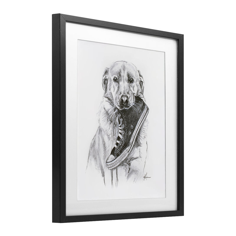 Golden Retriever Biting Sneaker, reproduction encadrée sous verre, design par Lindsay Kivi Fine Art, Cadre noir minuit