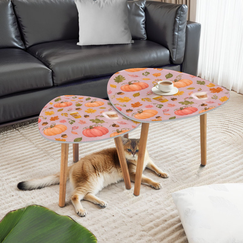 Ensemble de 2 tables basses gigognes triangulaires modernes, motif citrouilles d'automne, tasses à café et feuilles colorées, style années 50, empilables, idéales pour le salon, la chambre, un appartement ou toute autre pièce de décoration.