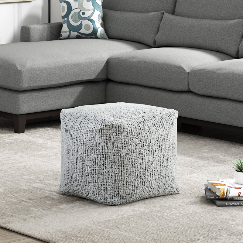 Repose-pieds carré et moderne en chenille de 16 po avec fond antidérapant Doniphan, Gris / chenille noir