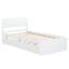 Élégant lit simple avec lit gigogne blanc crème et tête de lit ultrabrillante pour un confort sophistiqué dans la chambre à coucher-386832124