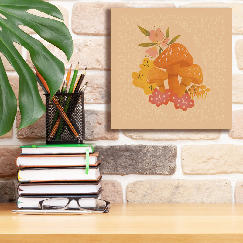 «Vintage Mushroom In Cream» par Rachel Hallquist, art mural sur toile, H 12 po x l 12 po x P 0,75 po