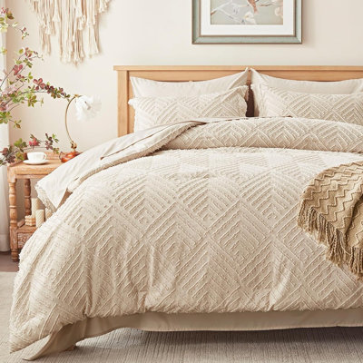 Queen Comforter Set, 7-Piece Beige Bed in a Bag, Tufted Boho Bedding Set with Comforter, Sheets, Pillowcases & Pillow Shams