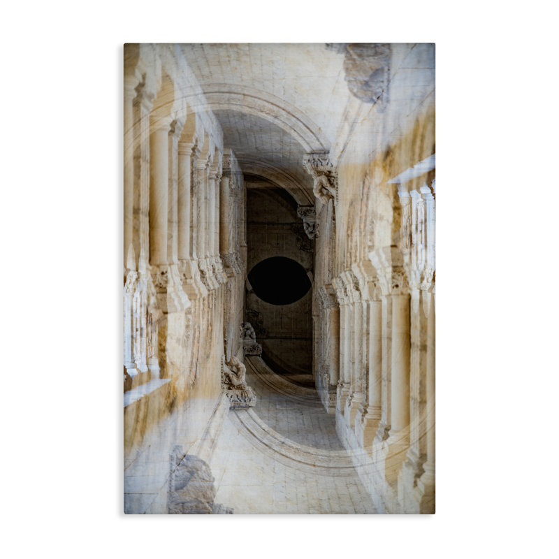 Toile de colonnes de symétrie surréaliste, design par Robin Vandenabeele, H 30 po x l 20 po