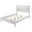 Structure de grand lit au look contemporain blanc, texture ondulée sur le panneau de la tête de lit, fabrication en bois massif, détails d'angle, pieds en angle, fondation requise avec style,