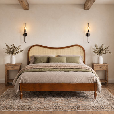 Structure de lit plateforme moderne de style Mid-Century avec tête de lit courbée en rotin tissé, lit de style bohémien et scandinave, aucun sommier requis, finition noyer