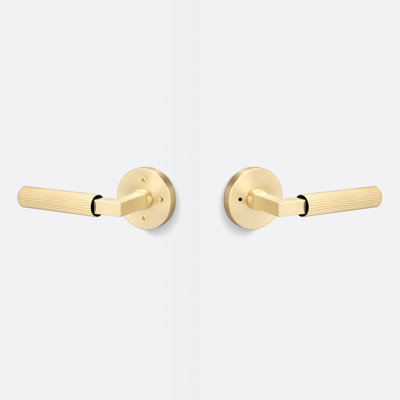 Levanto Round Privacy Rosette In Satin Brass, Straight Knurled Grip In Satin Brass