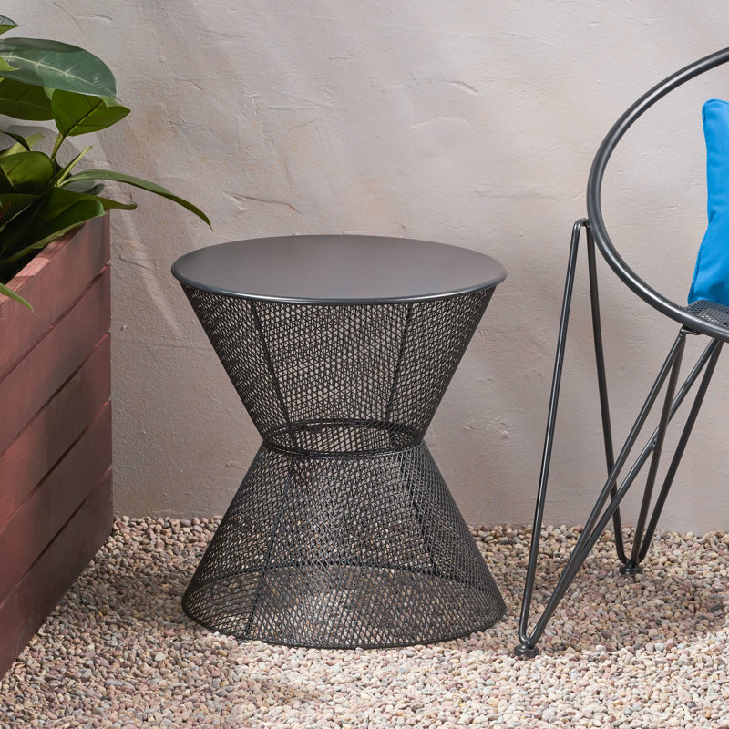 Élégante table d'appoint en fer, finition noir mat, silhouette arrondie, 17,24 po Profond, large, 17,93 po de hauteur - classique intemporel, cadre en fer, noir, aspect maille Breezy, P x P H