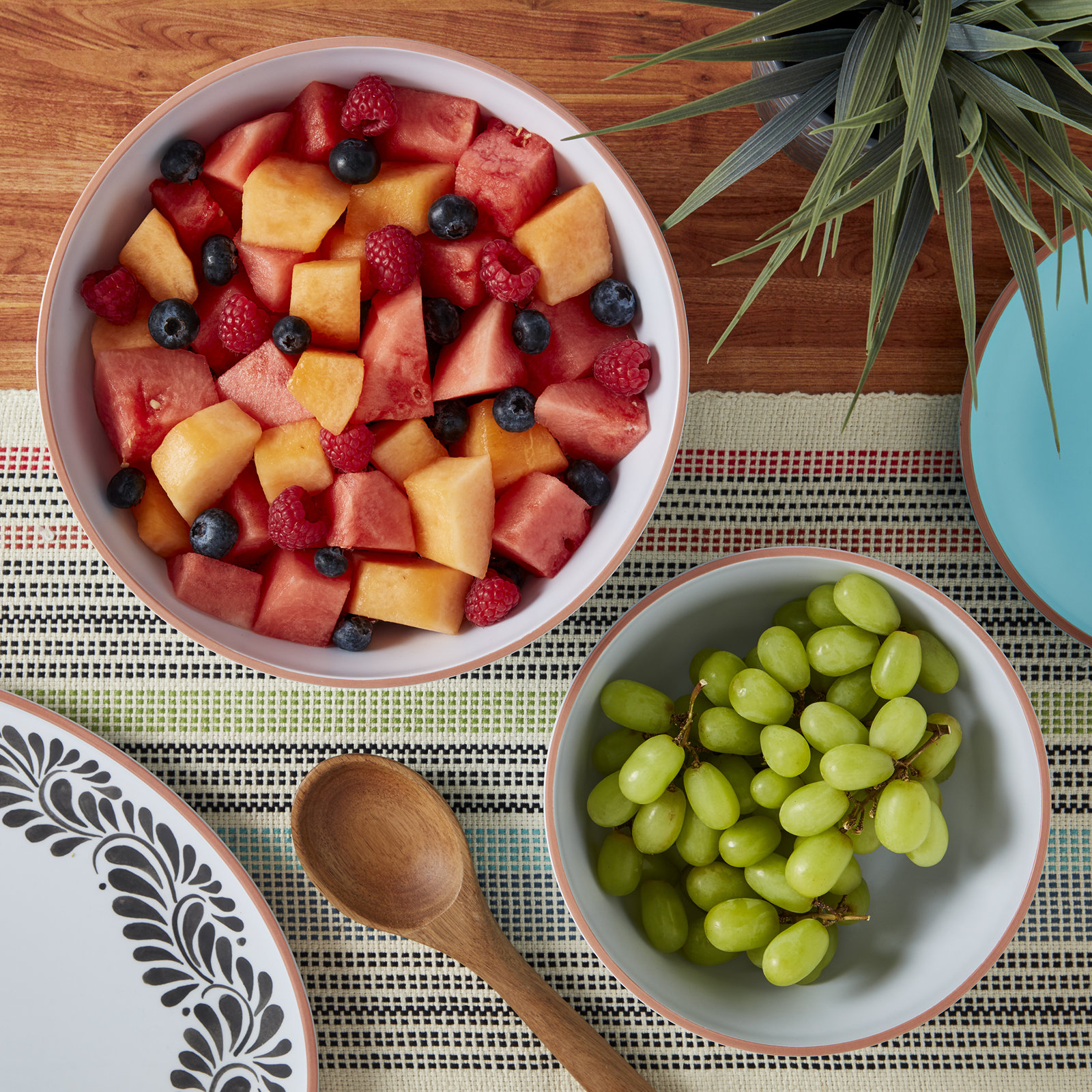 Lebrillo 2-Piece Melamine Bowl Set, White/Aqua