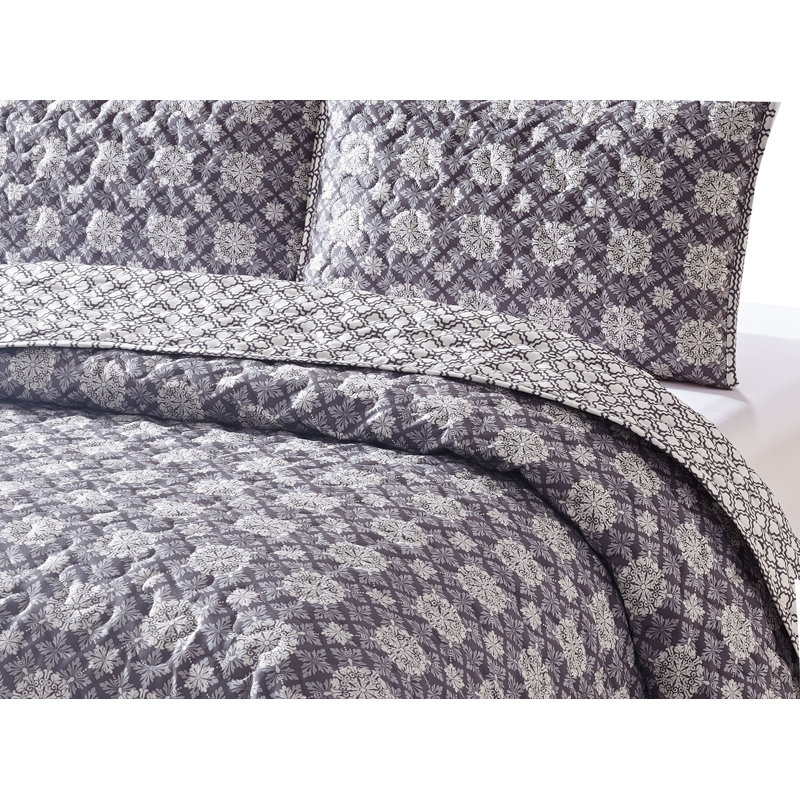 Buntingford Polyester Geometric Shapes Quilt, Gray, Full/Queen Quilt + 1 Standard Sham