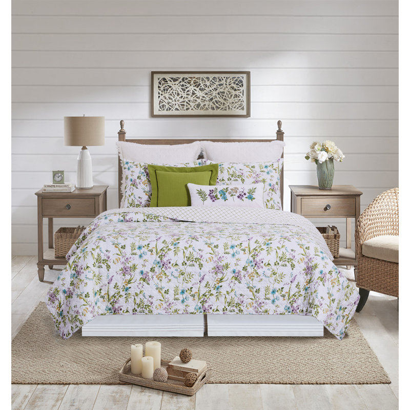 Carley Twin Blue Cotton Reversible Floral Quilt Set