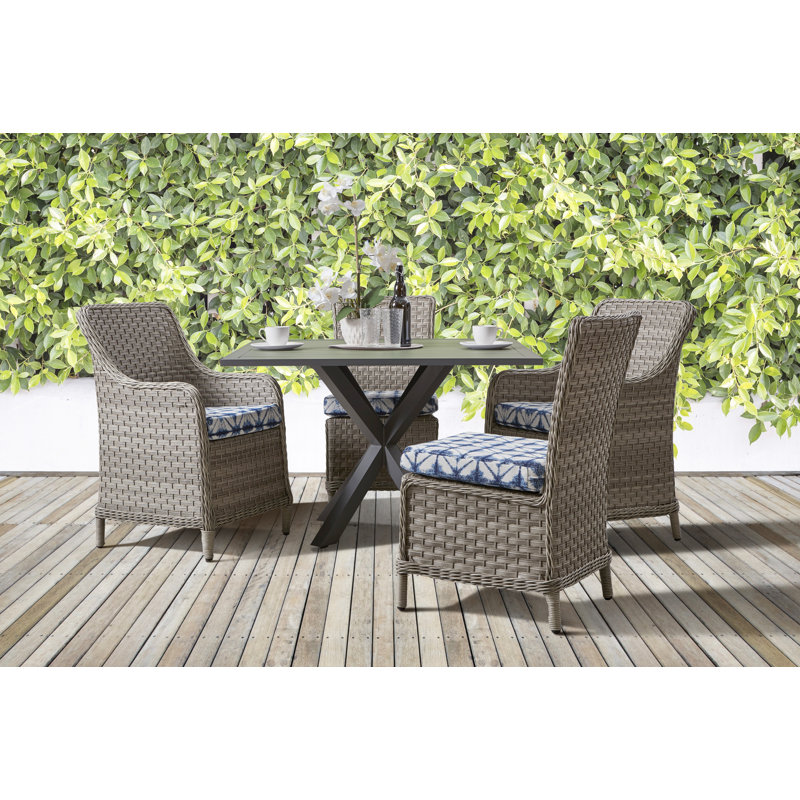 Ensemble de salle à manger rectangulaire pour 4 personnes de 42 po avec coussins Doyle, Toile Toile Toile Sunbrella®
