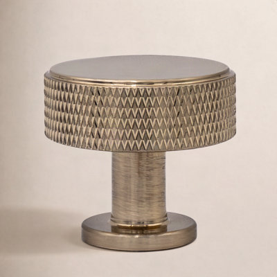 Kent Knurled Round Cabinet Knob