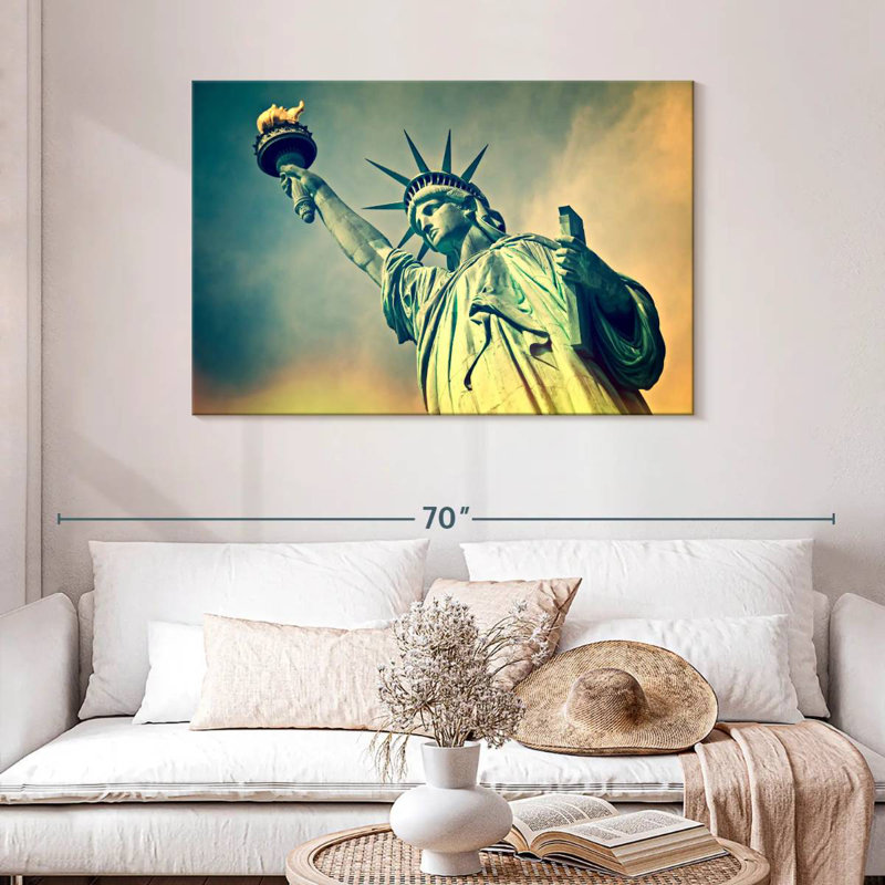 Kavia Iconic Liberty Statue, 30" H x 45" W