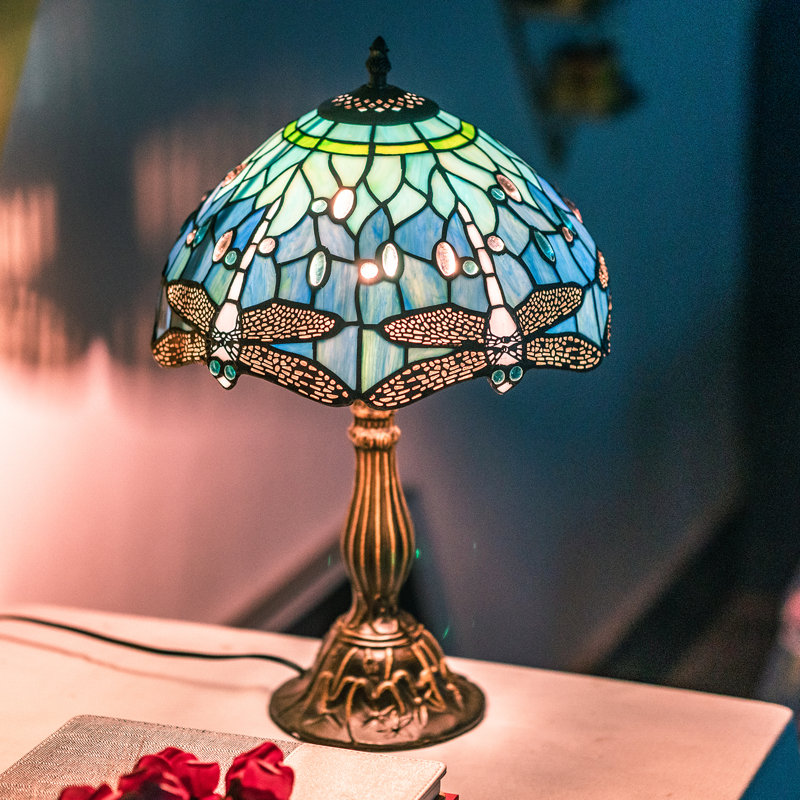 Lampe de table 23,6 po Eliam Glod, H 23,6 po x l 15,7 po x P 15,7 po