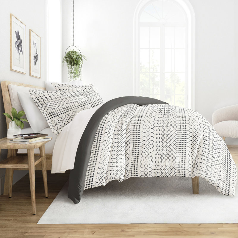 Gray and White Reversible Etched Gate Twin Duvet Cover Set