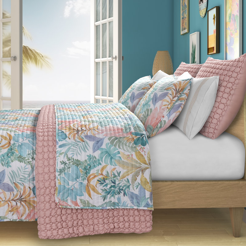 Breezes Quilt Set, King Quilt + 2 King Shams