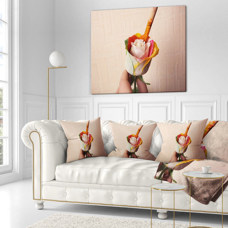 Personnage rose magnifique - Coussin à imprimé floral, 16 po x 1 po, Coussin décoratif