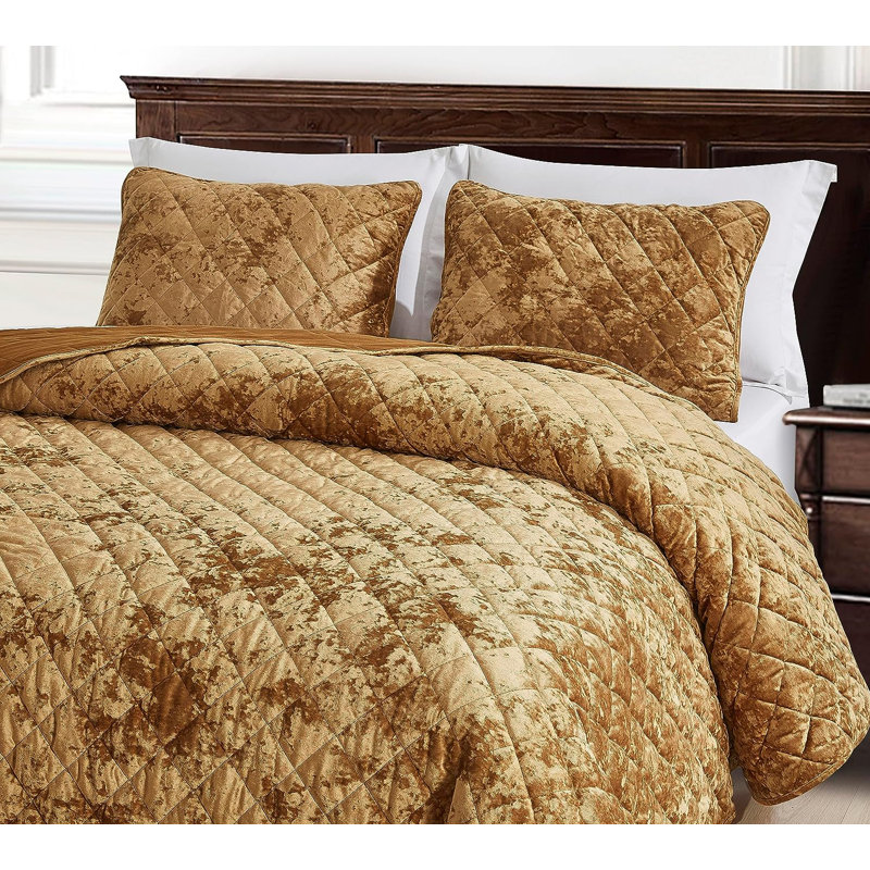 Caramel Gold Velvet Queen Quilt Set with Diamond Stitching