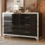Commode élégante avec poignée en métal-460392692