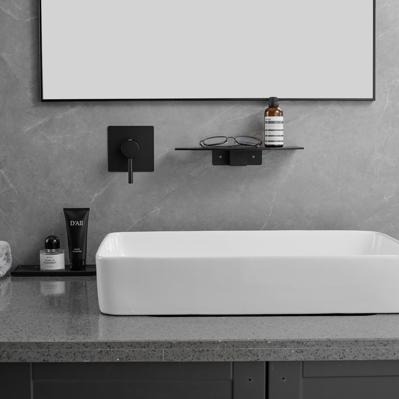 Single-handle Bathroom Faucet with Drain Assembly